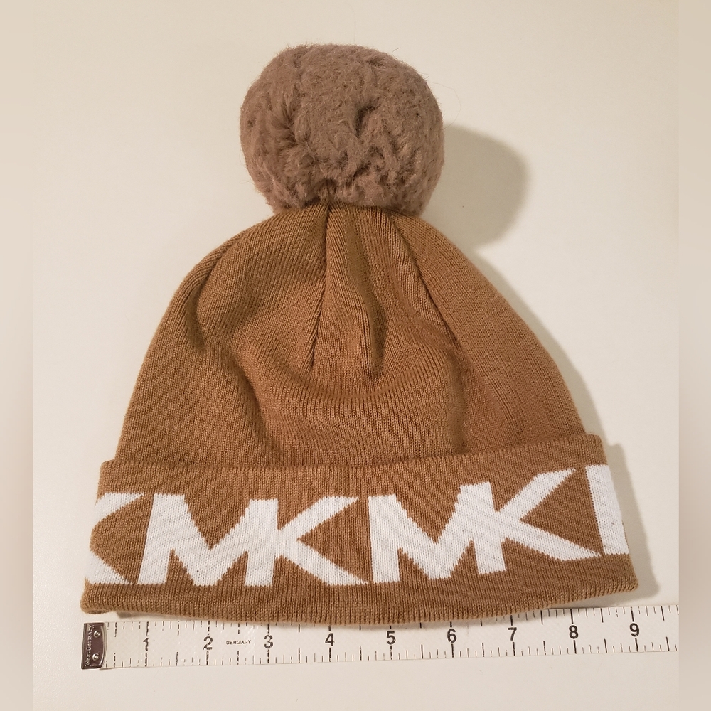 🔥 Michael Kors Logo Intarsia Knit Pom Beanie